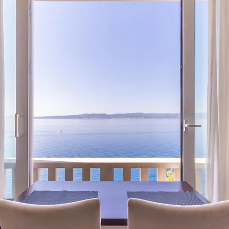 Visnja Family Apartman Brela